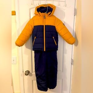 Boys size 6 snow bibs/coat